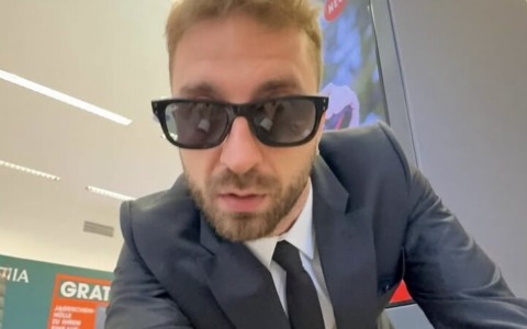 Stefano Corti de Le Iene morso da una zecca, curato all’ospedale di Gavardo