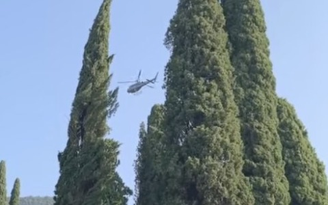 Vittoriale degli Italiani: un elicottero al lavoro per il recupero degli alberi caduti dopo il maltempo