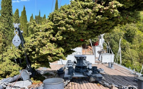 Vittoriale degli Italiani, il maltempo spezza l’albero maestro della Nave Puglia