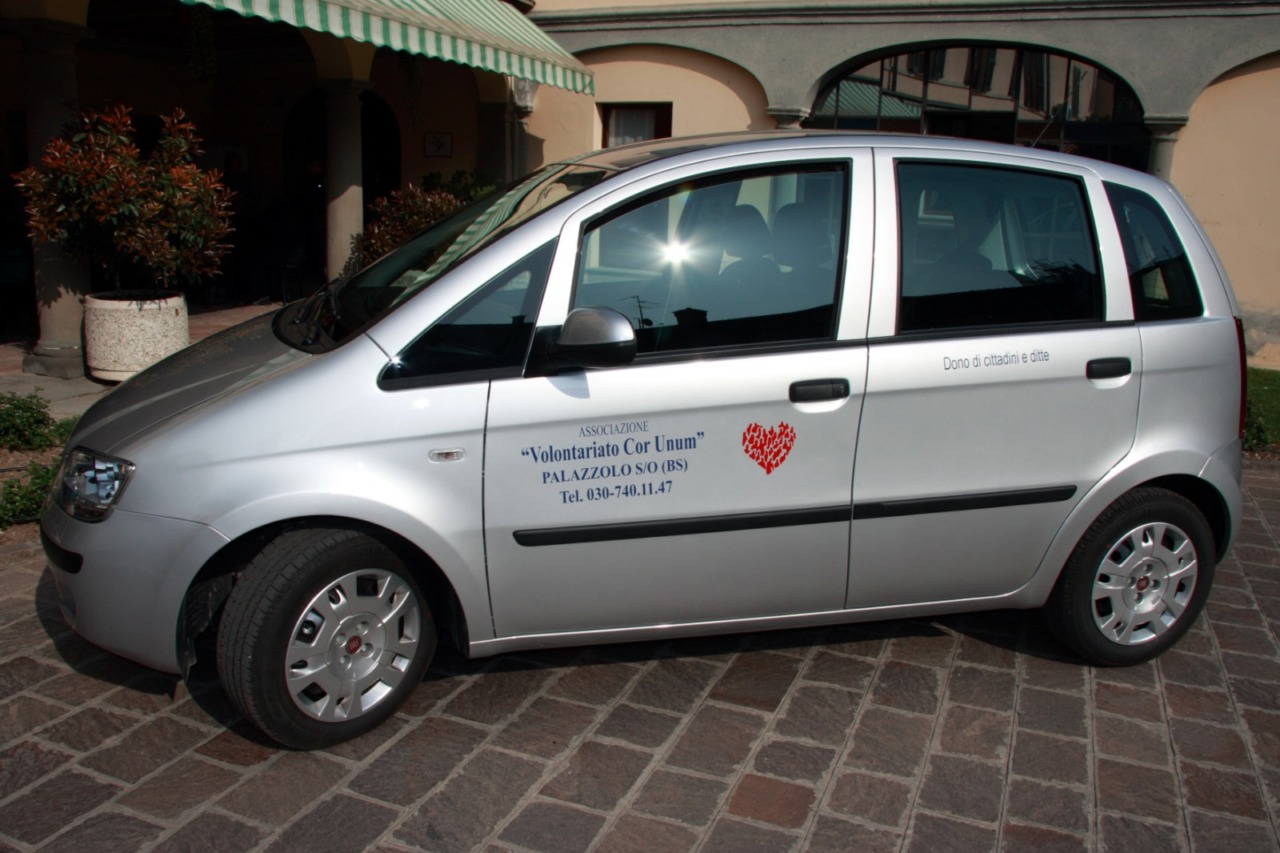Palazzolo sull’Oglio, rubata la Fiat dei volontari di Cor Unum: la usavano per il trasporto di anziani e fragili