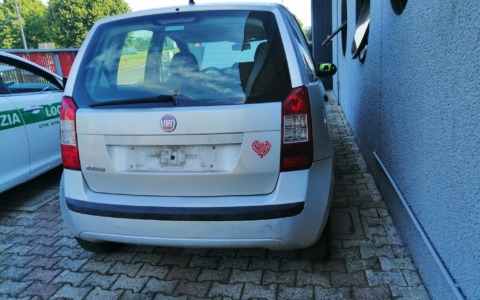 Palazzolo sull’Oglio, ritrovata la Fiat dei volontari di Cor Unum: era stata abbandonata in un campo a Rovato
