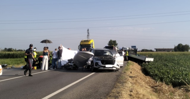 Schianto auto-moto sulla Sp16 a Rovato,  grave un motociclista