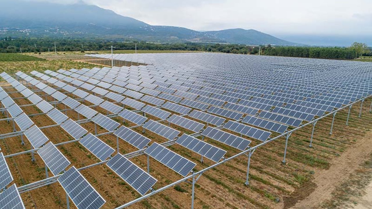 Agrivoltaico nella frazione di Esenta: «Rinnovabili sì ma non a scapito del suolo agricolo»