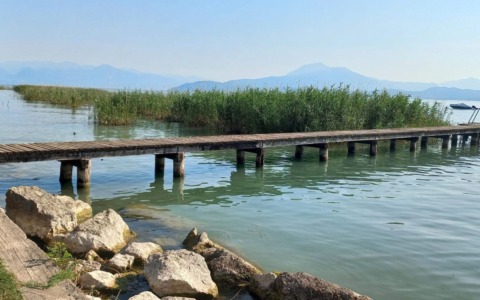 Pontili inagibili al Lido delle Bionde e Punta Grò, discussione in Consiglio