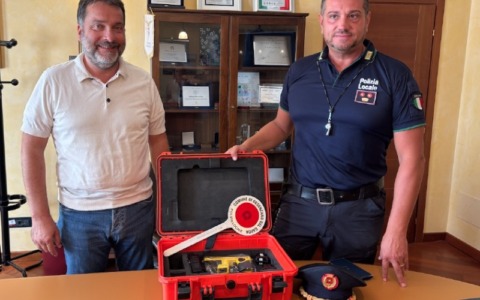Polizia locale: al via la sperimentazione di sei mesi con i nuovi taser