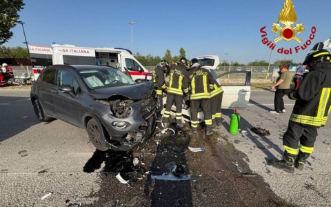 Ghedi: frontale fra due auto