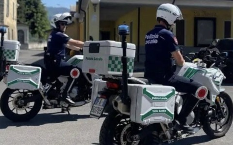 La lite in condominio svela il giro di prostituzione: la scoperta della Locale