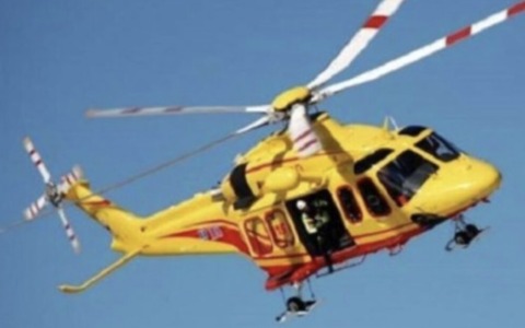 Malore fatale mentre è al volante: nulla da fare per un 52enne
