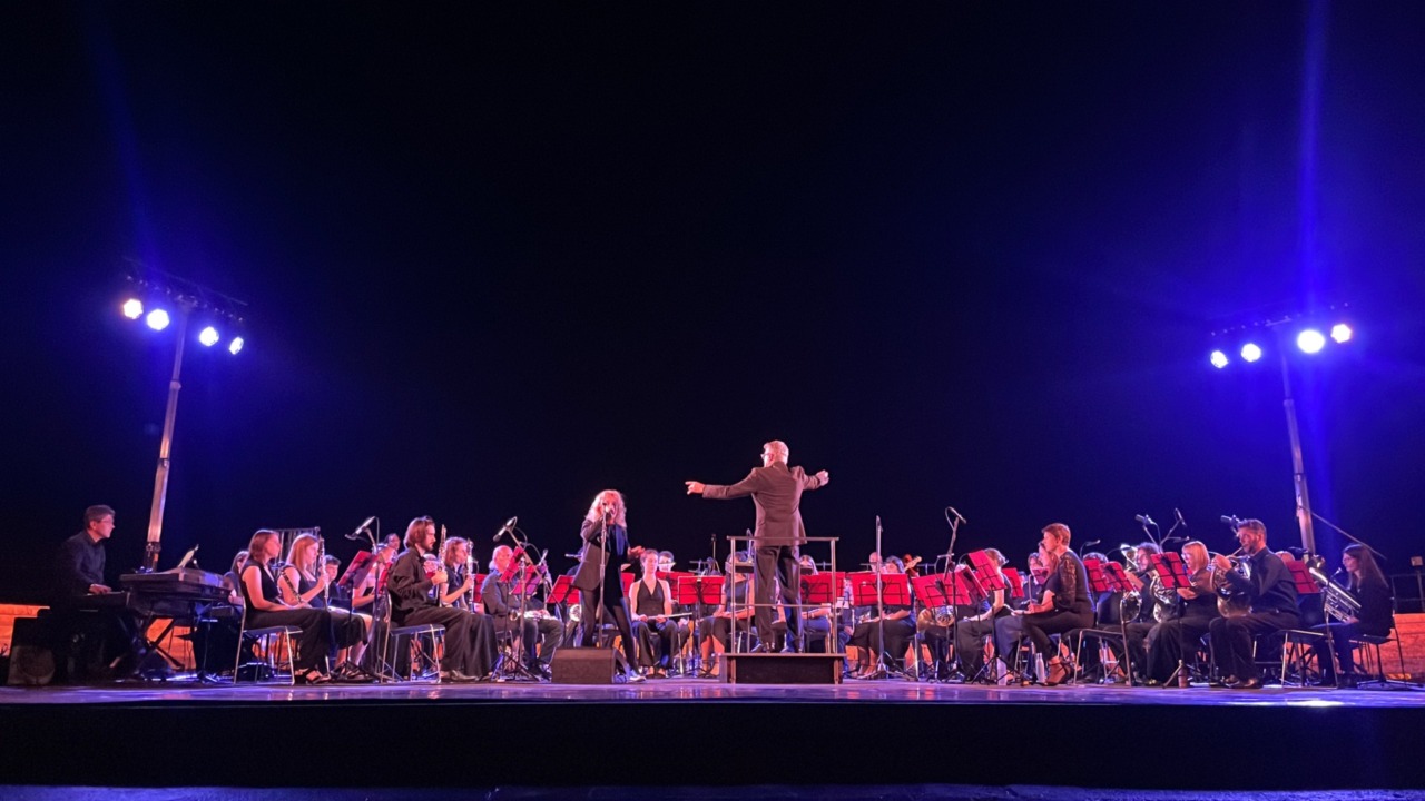 “Mira… el Ritmo Latino”: al Vittoriale degli Italiani in scena l’Orchestra di Fiati Gasparo Bertolotti di Salò