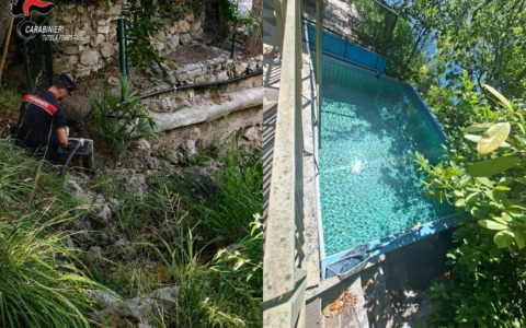 Prelievo d’acqua abusivo per alimentare una piscina, scoperti dai Carabinieri forestali