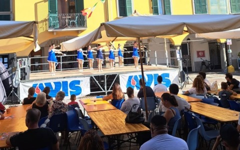 Palazzolo saluta l’estate con una festa da tutto esaurito: successo per la tre giorni in città