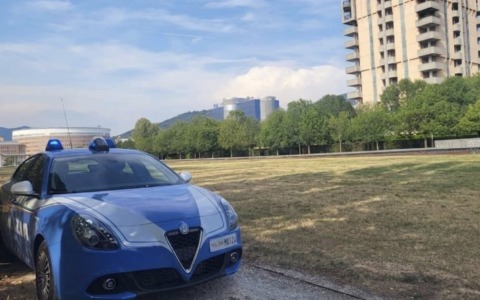 Parco Tarello: colpisce con un bastone un conoscente dopo averlo accusato di avergli rubato il cellulare