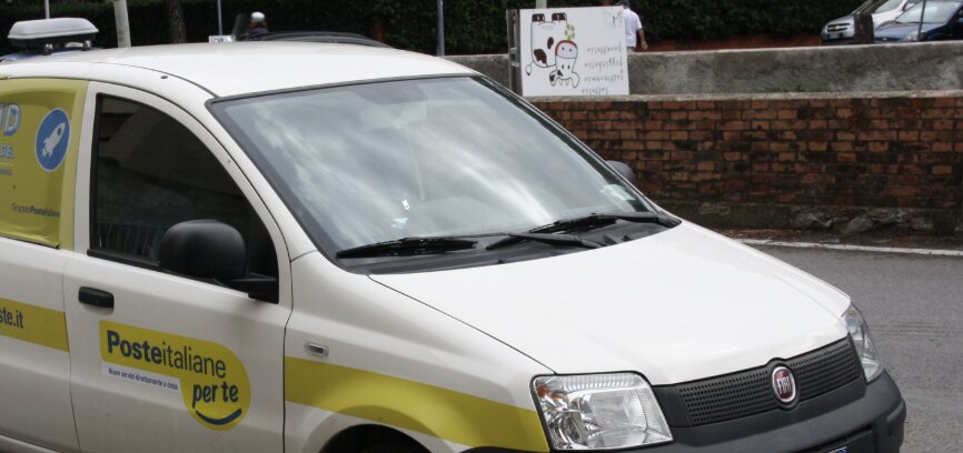 Rubano l’auto delle Poste: tre arrestati