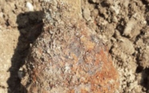 Salò, rinvenuto un ordigno bellico sul bagnasciuga