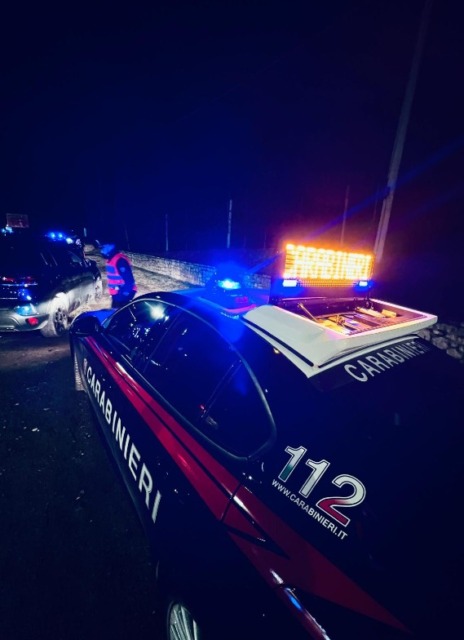 Tenta di fuggire dai Carabinieri: arrestato