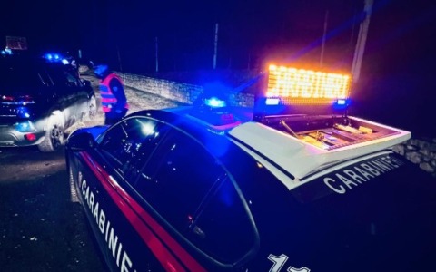 Tenta di fuggire dai Carabinieri: arrestato