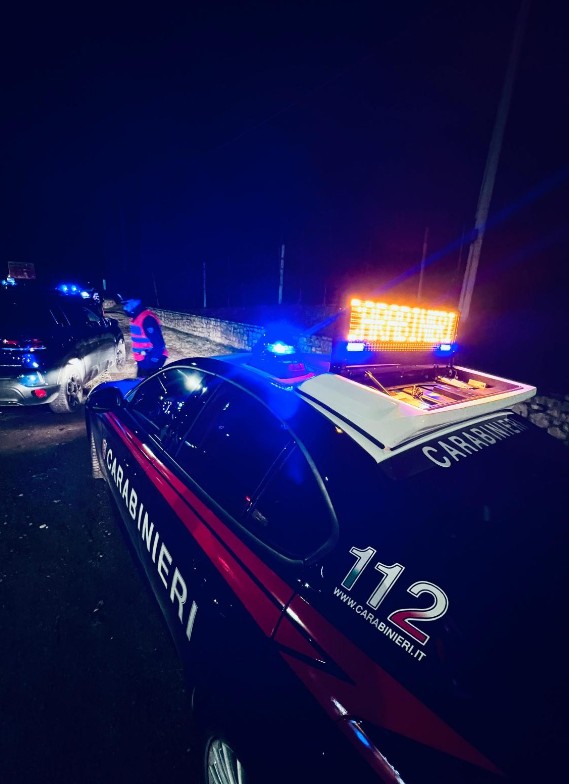 Tenta di fuggire dai Carabinieri: arrestato