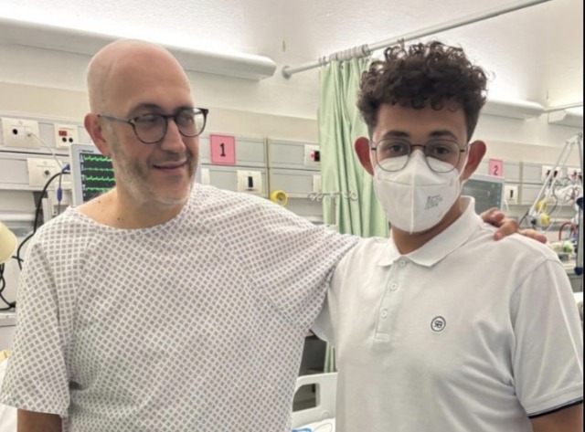 Il sangue freddo di Michele: rianima il padre e gli salva la vita dopo un infarto