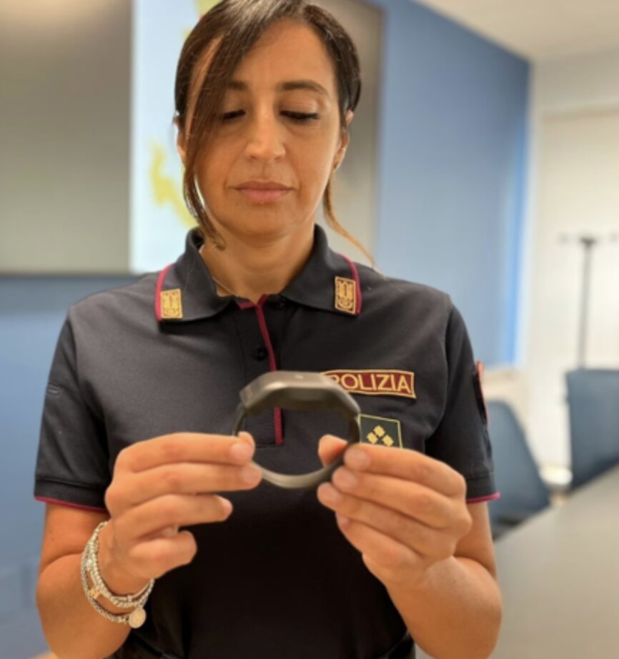 Si reca dalla ex compagna, scatta l’allarme del braccialetto elettronico: arrestato 33enne