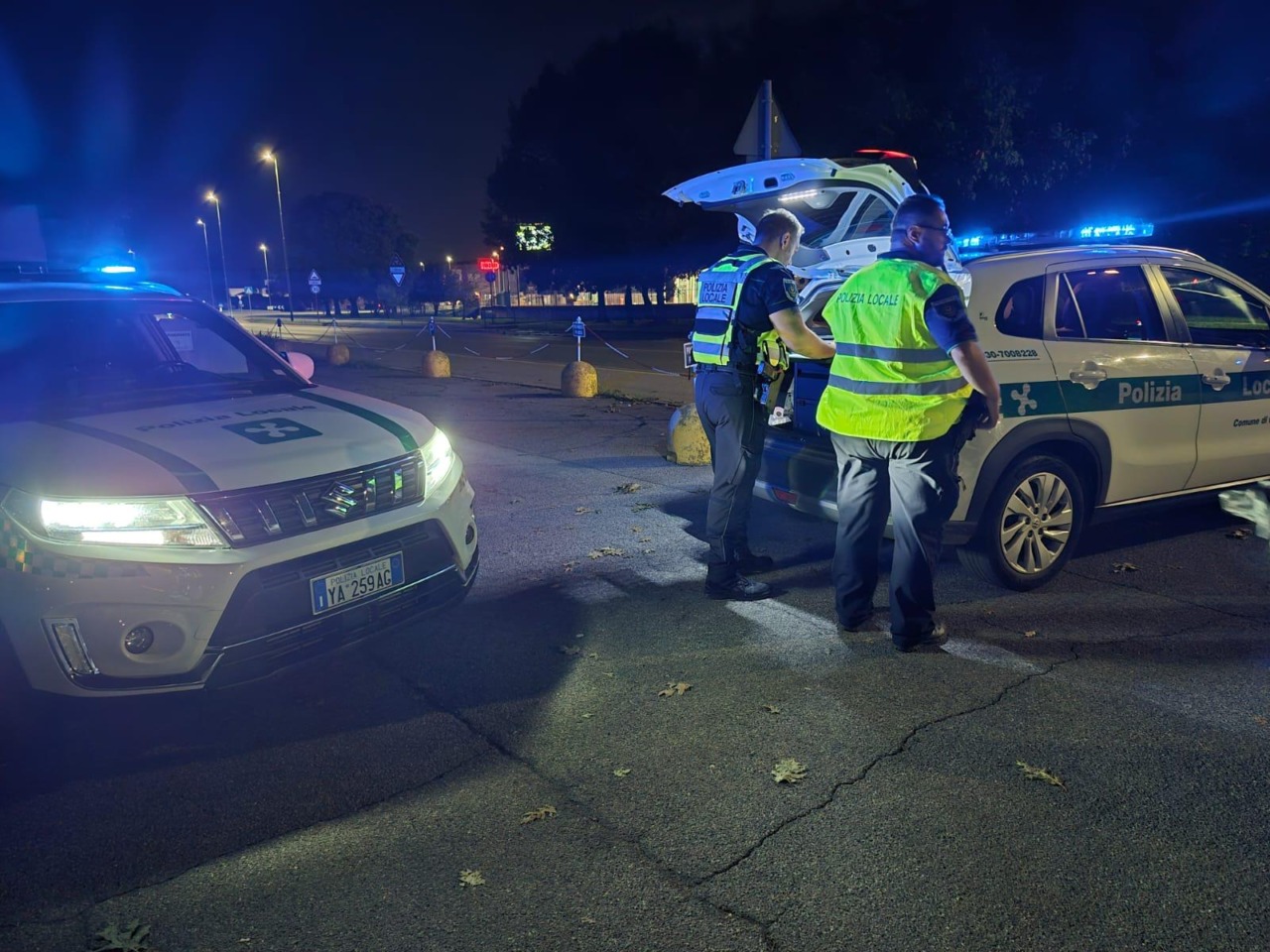 Spaccio e consumo di droga a Chiari, Locale e unità cinofila in prima fila: 43 auto e 64 persone controllate