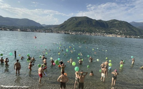 Una traversata a nuoto per ricordare Pippa Bacca