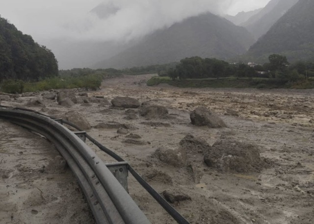 Violenta ondata di maltempo in Val Camonica: chiusa la SS42