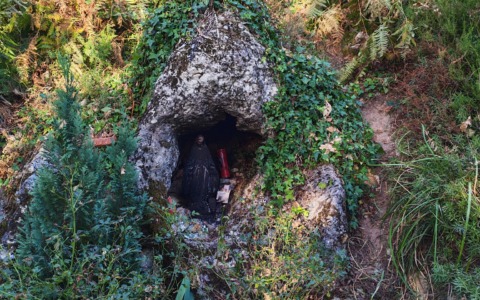 Vandalizzata e bruciata la Madonnina sul Monte Orfano