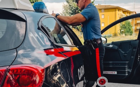 Aggrediscono e rapinano un 28enne a Rovato: arrestati quattro minorenni