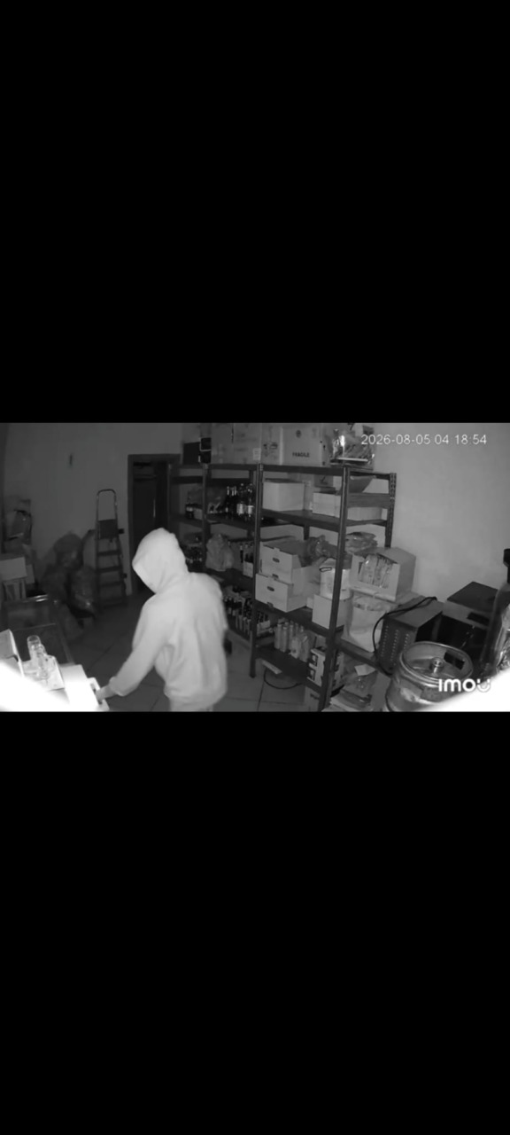 Palazzolo, sorpreso a rubare in pizzeria si scaglia contro un carabiniere fuori servizio: arrestato
