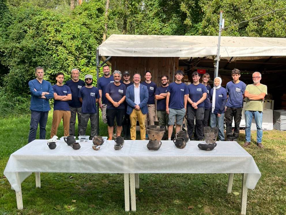 Tre «tavolette enigmatiche» riemergono dal sito del Lucone