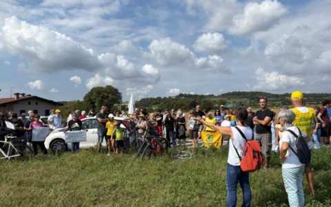 Presidio e raccolta firme contro il nuovo impianto al Lavagnone