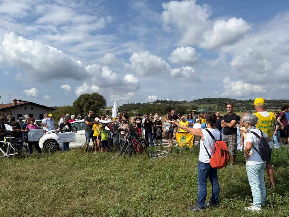 Presidio e raccolta firme contro il nuovo impianto al Lavagnone