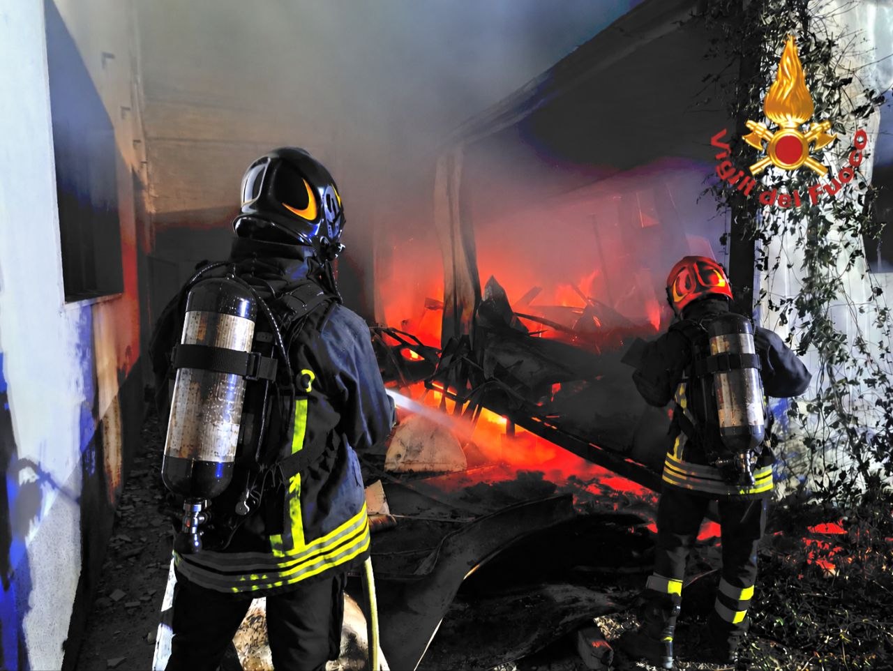 A fuoco un container in località Attola a Darfo Boario Terme, paura in serata