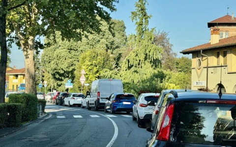 Chiari, primo giorno di scuola, il sottopasso di via San Bernardino finisce nel mirino della polemica