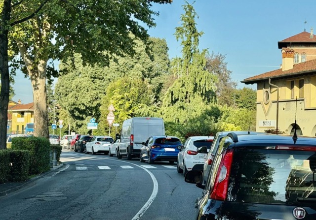 Chiari, primo giorno di scuola, il sottopasso di via San Bernardino finisce nel mirino della polemica