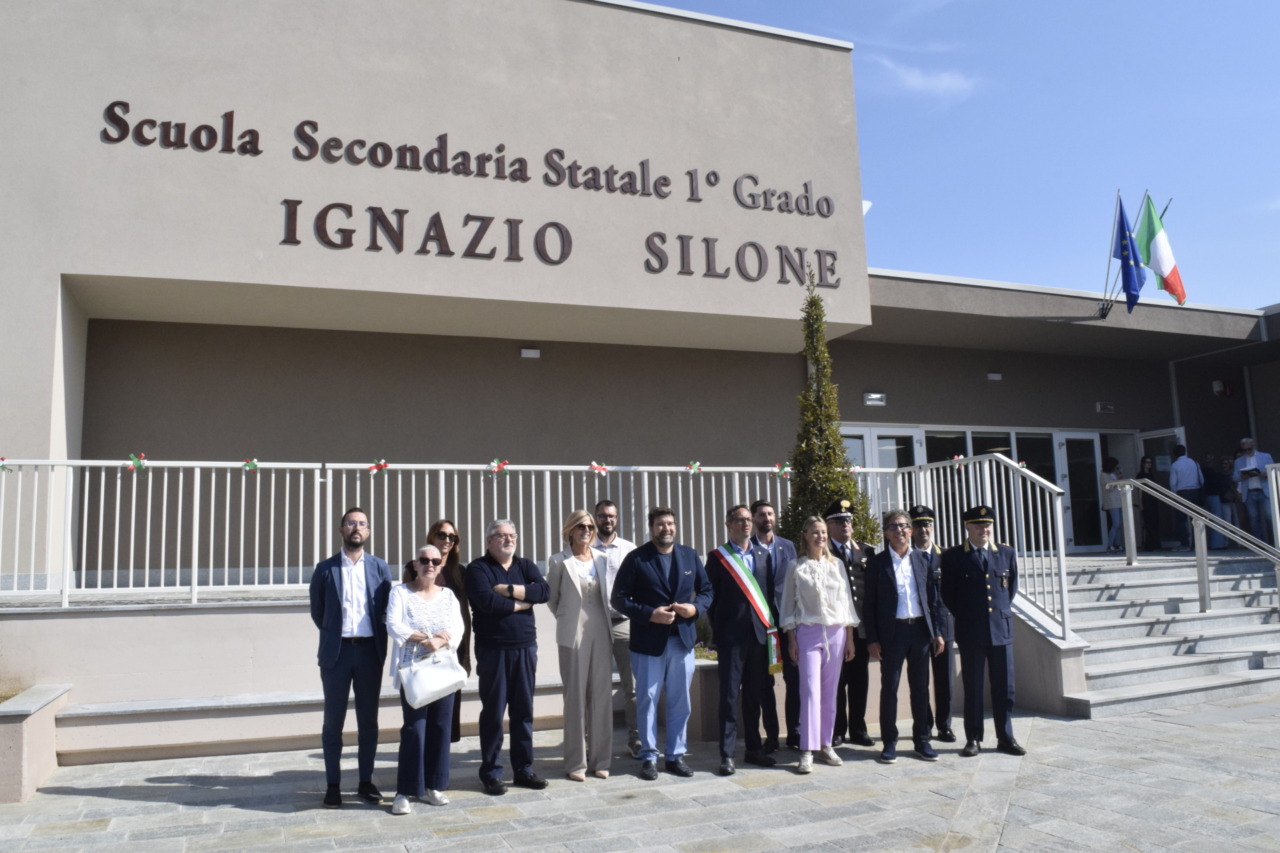 Erbusco, taglio del nastro alla nuova scuola media
