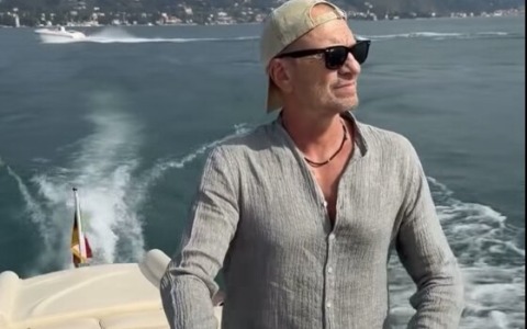 Dieci giorni «da salodiano»: Biagio Antonacci sul lago tra negozi, chiacchiere e selfie