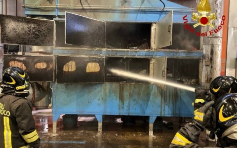 Forno in fiamme a Puegnago del Garda, ingenti danni
