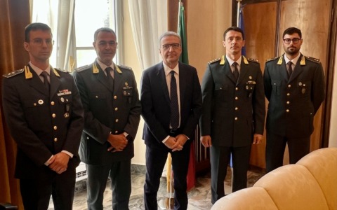 Guardia di Finanza: il Prefetto accoglie tre nuovi ufficiali