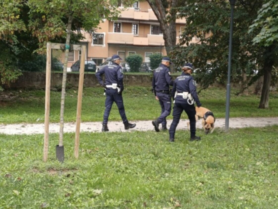 Intervento straordinario della Polizia Locale in via Milano e Parco Tarello: 52 gli identificati