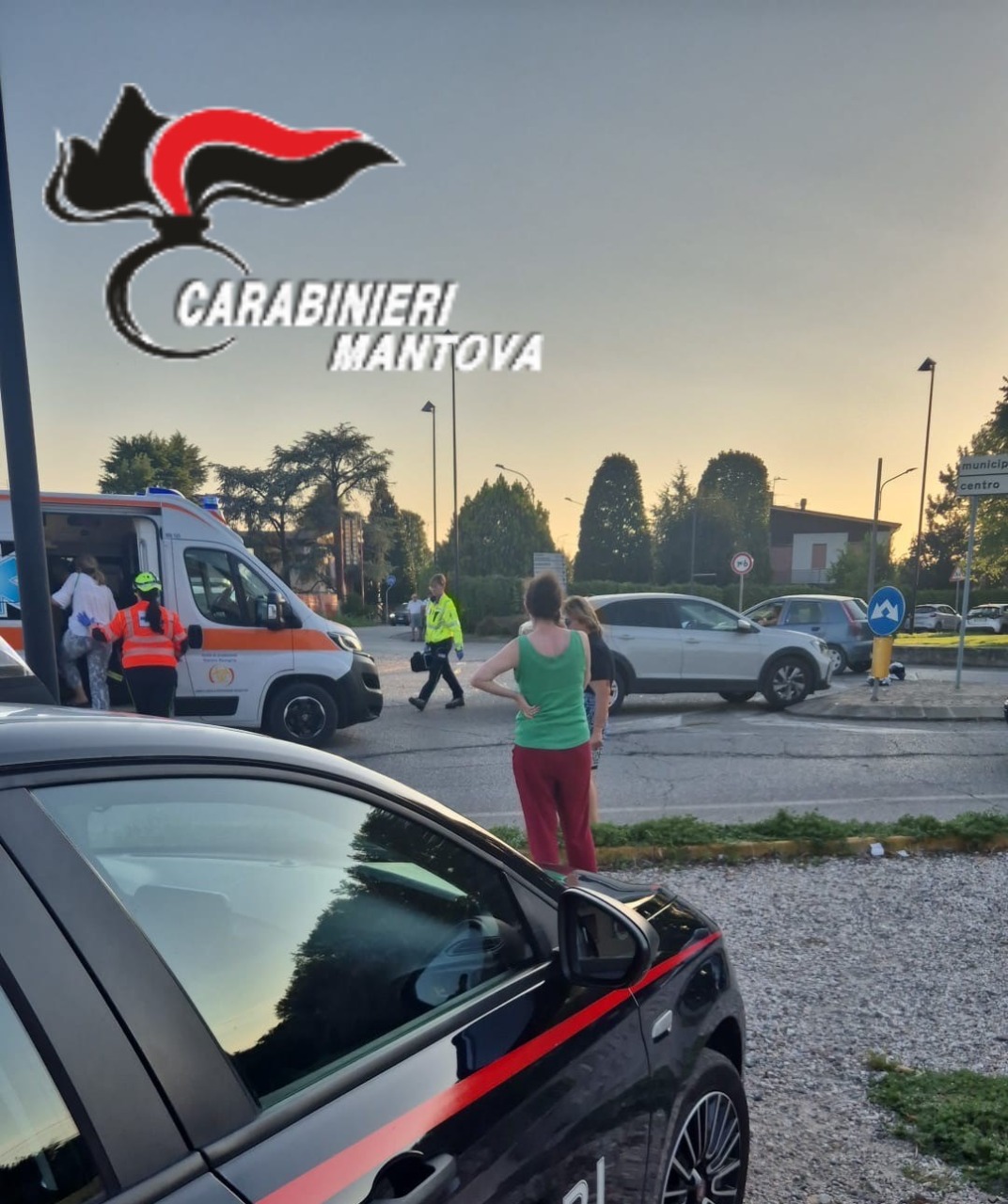 Investito da un’auto mentre attraversa la strada, il mezzo si è poi dato alla fuga