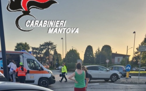 Investito da un’auto mentre attraversa la strada, il mezzo si è poi dato alla fuga