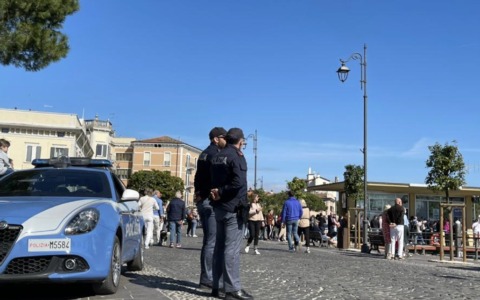 Latitante scovato in un albergo a Desenzano del Garda: in manette un 41enne