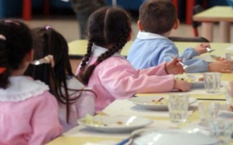 Malori alle mense scolastiche in Val Trompia, Ats Brescia: “Ad oggi i casi sono 89”