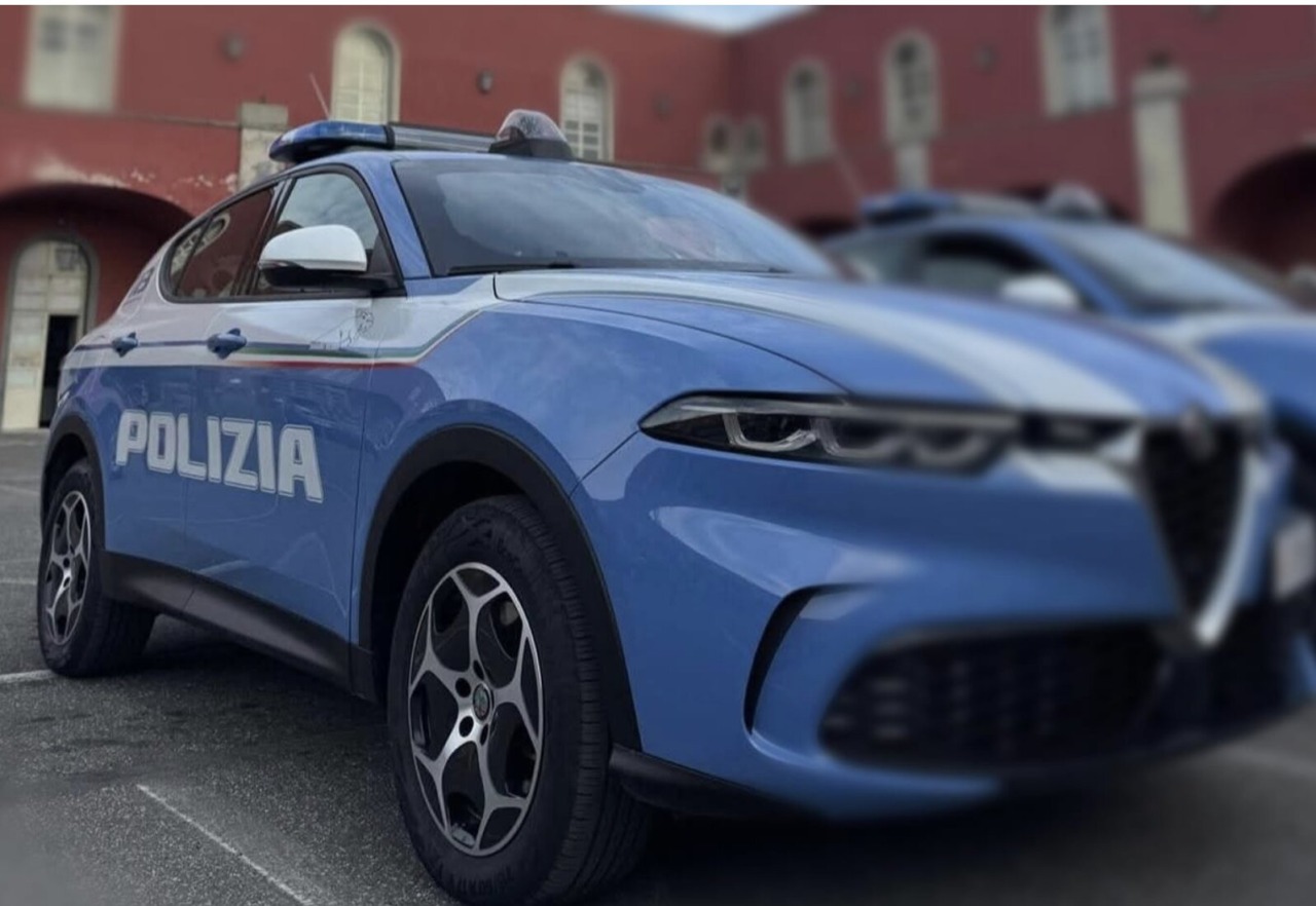 Ruba dalle auto in sosta: in manette un 39enne