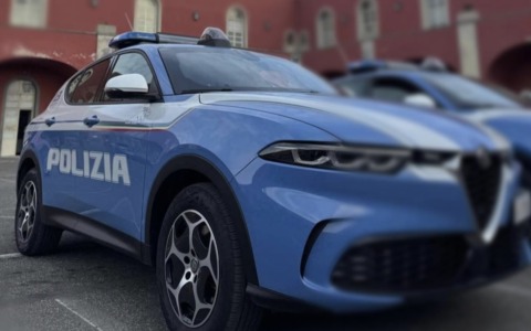Ruba dalle auto in sosta: in manette un 39enne