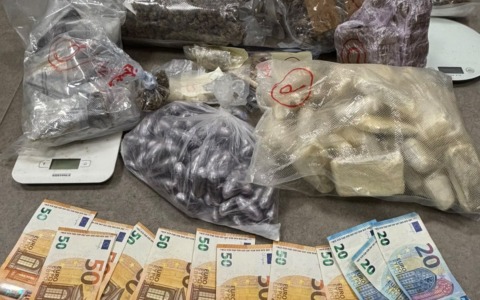 Spaccio come secondo lavoro e droga nascosta nel garage di casa: scatta l’arresto