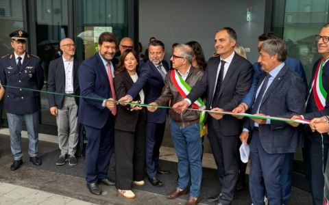 Taglio del nastro al Camillo Golgi di Breno e alla nuova sede del liceo musicale C.Golgi di Darfo Boario Terme