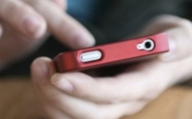 “La targa dell’auto di suo padre è clonata, il veicolo coinvolto in un incidente” ma è una truffa