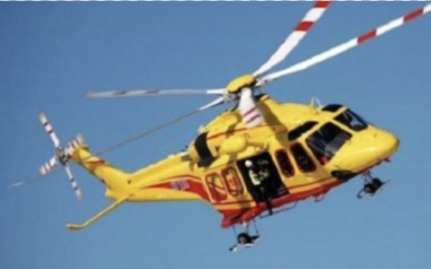 Travolto dal trattore, nulla da fare per un uomo di 80 anni